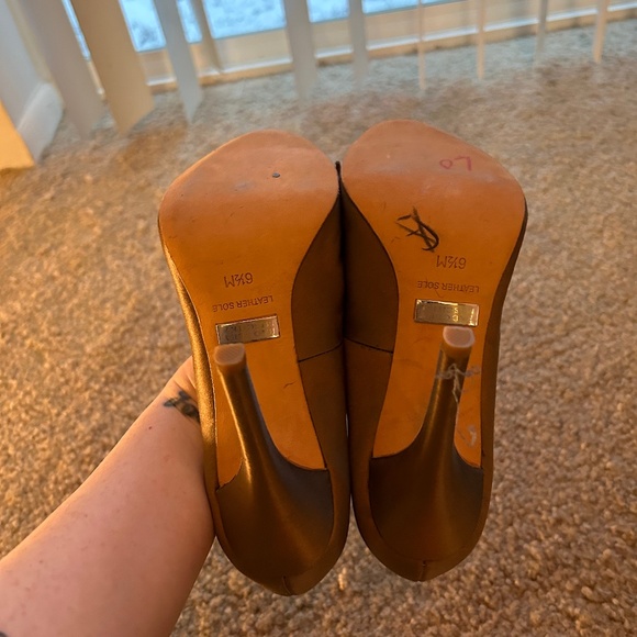 Badgley Mischka Mocha Brown Satin Pumps With Bow and Crystal Toe Size 6.5 - Picture 9 of 10